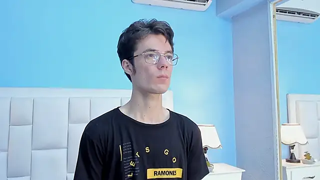 Snapshot of VIKTORNOIR chatting on September 2025 09:59:02 PM VIKTORNOIR online show from September 2025 09:59:02 PM