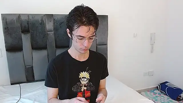 Snapshot of VIKTORNOIR chatting on October 2025 12:36:02 PM VIKTORNOIR online show from October 2025 12:36:02 PM