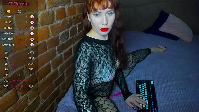 Snapshot of Cutiee_Alicee chatting on February 2025 01:44:02 AM Cutiee Alicee online show from February 2025 01:44:02 AM