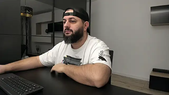 DravenPeak online show from November 2025 02:14:01 AM