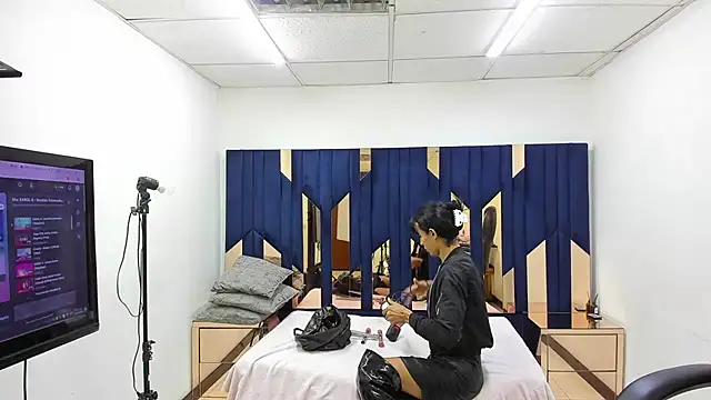 Aisha hotts777 online show from April 2026 03:32:02 AM
