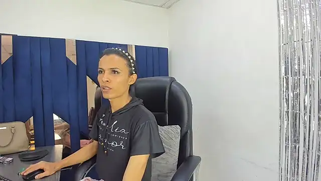 Aisha hotts777 online show from May 2026 06:57:01 PM