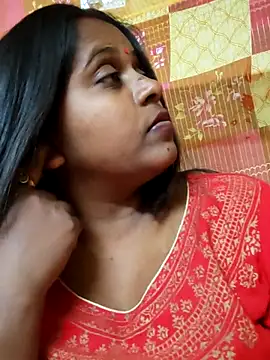 Snapshot of Hot-Show2 chatting on January 2026 04:23:01 PM Hot-Show2 online show from January 2026 04:23:01 PM