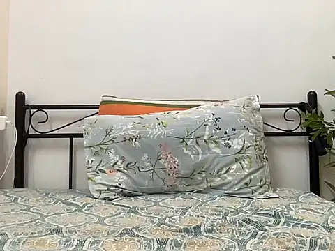 Snapshot of LucytheDevilQueen chatting on October 2025 02:09:02 AM LucytheDevilQueen online show from October 2025 02:09:02 AM