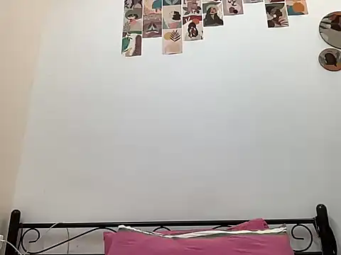 Snapshot of LucytheDevilQueen chatting on October 2025 02:04:01 AM LucytheDevilQueen online show from October 2025 02:04:01 AM