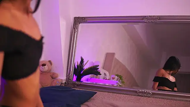 Snapshot of ChloeObril chatting on September 2025 03:31:01 AM ChloeObril online show from September 2025 03:31:01 AM