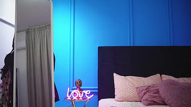 alexxisrae online show from November 2025 04:21:01 AM