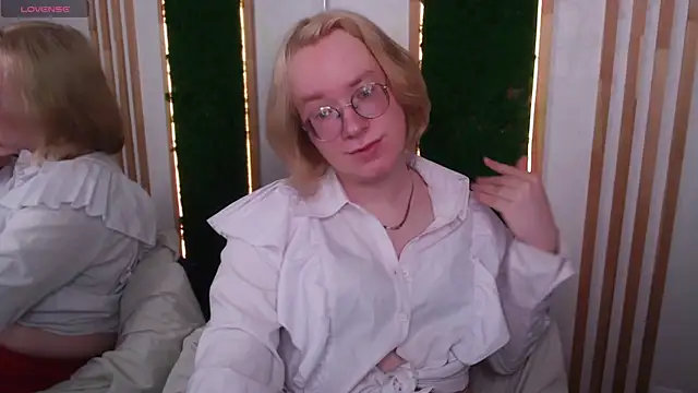 Amanda Butlerr online show from July 2026 08:03:02 PM