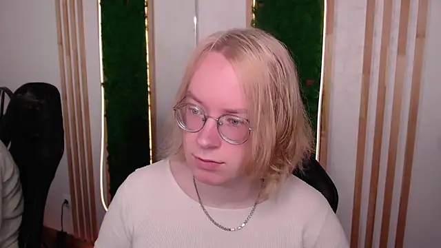 Amanda Butlerr online show from July 2026 01:43:02 PM