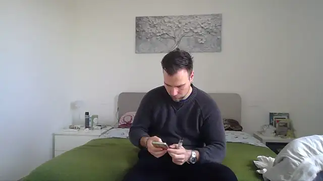 Snapshot of mrlyuis chatting on February 2026 12:43:02 PM mrlyuis online show from February 2026 12:43:02 PM