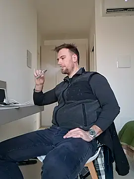 Snapshot of mrlyuis chatting on February 2026 04:06:01 PM mrlyuis online show from February 2026 04:06:01 PM