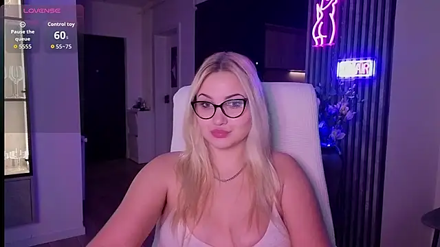 Snapshot of adrelaxina chatting on November 2025 07:12:01 PM adrelaxina online show from November 2025 07:12:01 PM