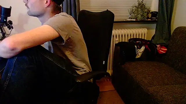 Snapshot of ChefDeLust chatting on November 2025 06:01:02 PM ChefDeLust online show from November 2025 06:01:02 PM