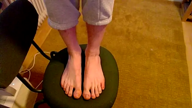 Snapshot of ChefDeLust chatting on April 2026 03:32:02 PM ChefDeLust online show from April 2026 03:32:02 PM