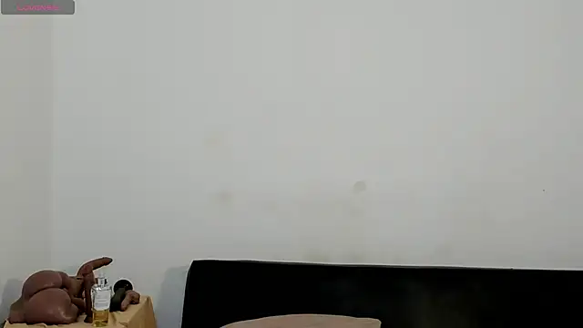 zarek lux online show from November 2025 02:21:02 PM