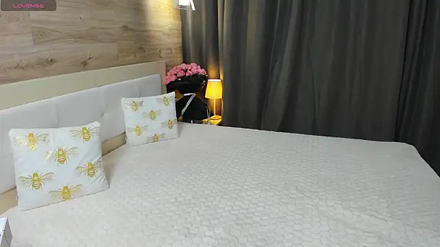 Babyy Lynaa online show from October 2025 06:00:01 AM