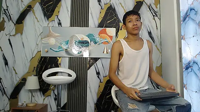 BEAUTY BOYS1 online show from February 2026 07:12:02 PM