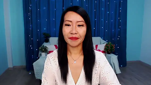 LiaPak online show from September 2025 12:01:02 AM