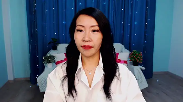 LiaPak online show from October 2025 01:05:02 AM