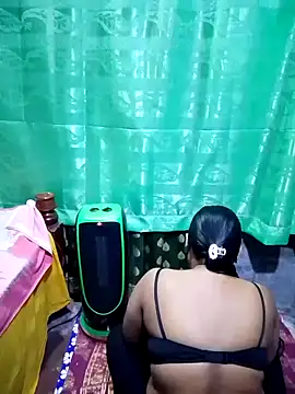 Mistompa24 online show from November 2025 03:58:01 PM