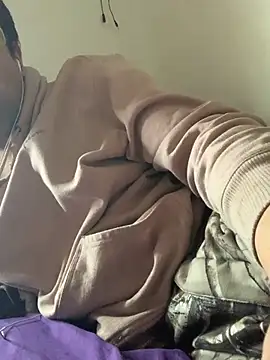 Snapshot of DanBfl chatting on October 2025 02:27:02 PM DanBfl online show from October 2025 02:27:02 PM