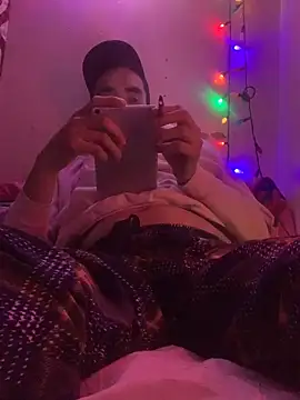 Snapshot of DanBfl chatting on December 2025 12:27:01 AM DanBfl online show from December 2025 12:27:01 AM