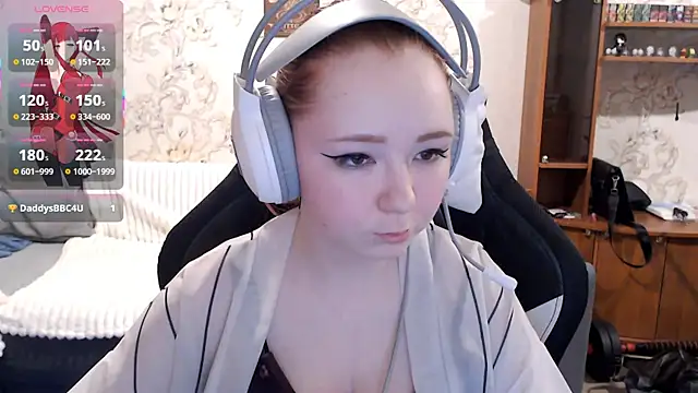 PansyBorriello online show from November 2025 04:09:02 PM