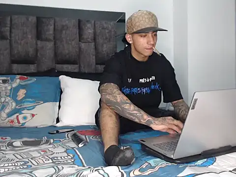 Snapshot of cash_masters777 chatting on September 2025 12:00:02 AM cash masters777 online show from September 2025 12:00:02 AM