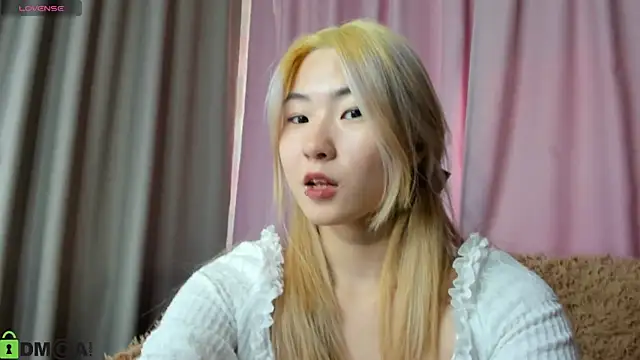 Snapshot of Aisi_18 chatting on September 2025 08:03:01 AM Aisi 18 online show from September 2025 08:03:01 AM