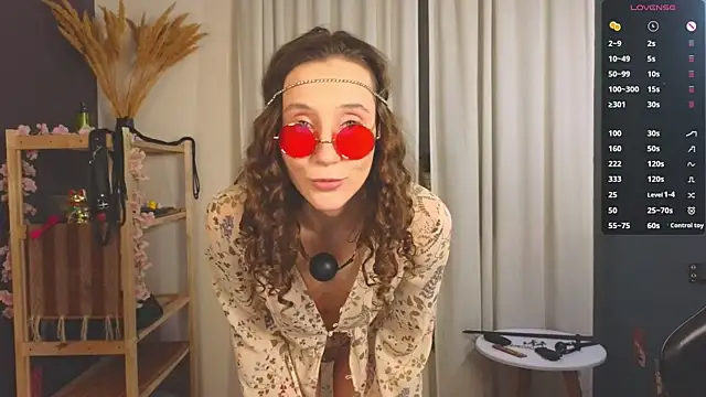 Snapshot of laracroftmansion chatting on November 2025 06:18:01 PM laracroftmansion online show from November 2025 06:18:01 PM