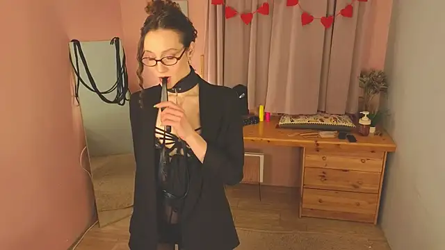 Snapshot of laracroftmansion chatting on February 2026 04:25:02 PM laracroftmansion online show from February 2026 04:25:02 PM