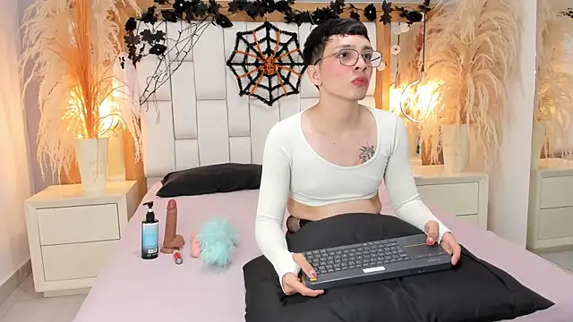 Snapshot of LiamHeat chatting on October 2025 02:03:02 AM LiamHeat online show from October 2025 02:03:02 AM