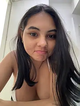 AlinnaRosee  online show from June 2026 07:16:02 PM