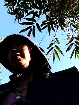  Helala  online show from November 2025 07:45:01 AM