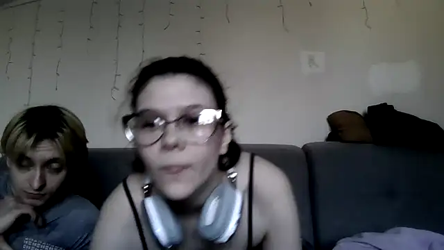 LaVostraDorothy online show from April 2026 04:15:01 PM