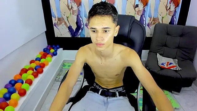 Aron Boyy online show from September 2025 01:43:02 PM