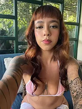 AliceMrtnz online show from May 2026 02:44:01 PM