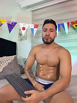 Thiago Hill online show from July 2026 01:56:01 AM