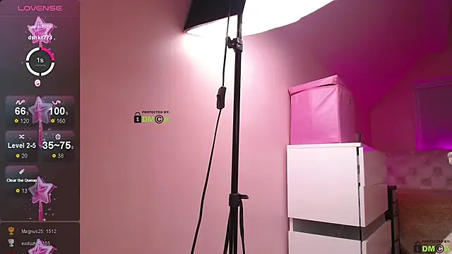 Snapshot of Opheliaxss chatting on January 2025 11:00:02 PM Opheliaxss online show from January 2025 11:00:02 PM