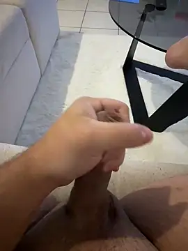 julienCr7 online show from February 2026 07:56:02 PM