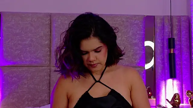 Snapshot of Martina-Roberts- chatting on September 2025 05:10:02 AM Martina-Roberts- online show from September 2025 05:10:02 AM