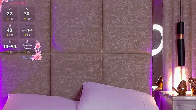 Snapshot of Martina-Roberts- chatting on September 2025 04:05:02 AM Martina-Roberts- online show from September 2025 04:05:02 AM