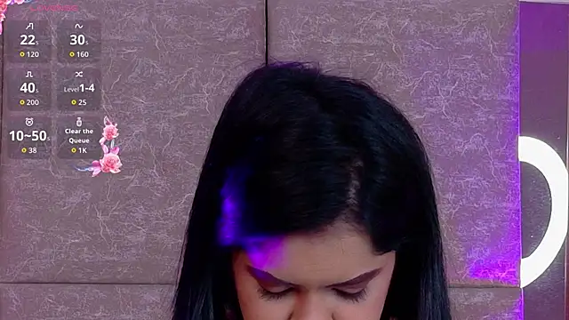 Snapshot of Martina-Roberts- chatting on October 2025 03:50:01 AM Martina-Roberts- online show from October 2025 03:50:01 AM