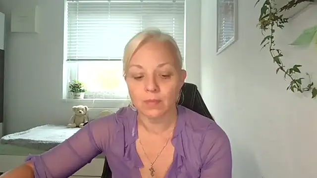 Linsy Kim online show from October 2025 06:46:02 AM