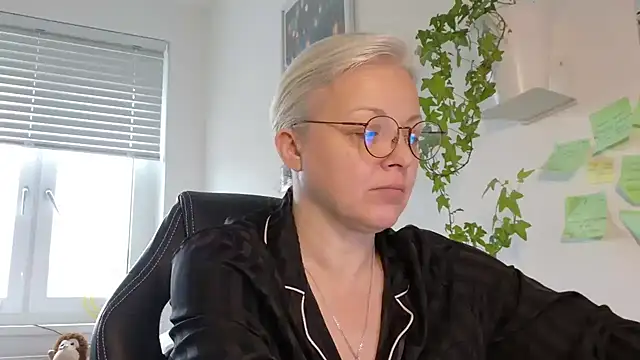 Linsy Kim online show from March 2026 08:38:01 AM