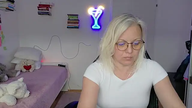 Linsy Kim online show from April 2026 03:35:02 PM