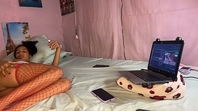 Snapshot of SpicyLolaX_NightDrip chatting on October 2025 04:53:01 AM SpicyLolaX NightDrip online show from October 2025 04:53:01 AM