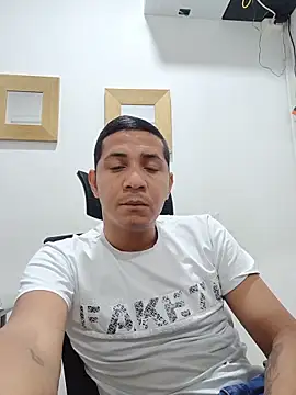 Snapshot of JoaoSalgado chatting on May 2026 04:32:02 AM JoaoSalgado online show from May 2026 04:32:02 AM