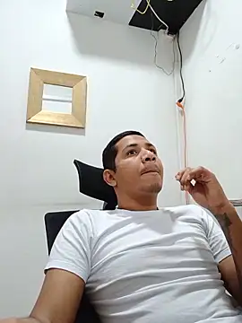 Snapshot of JoaoSalgado chatting on June 2026 04:32:02 AM JoaoSalgado online show from June 2026 04:32:02 AM
