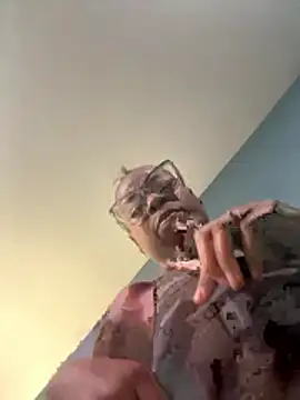 Snapshot of Tishrella6 chatting on January 2026 09:39:02 PM Tishrella6 online show from January 2026 09:39:02 PM